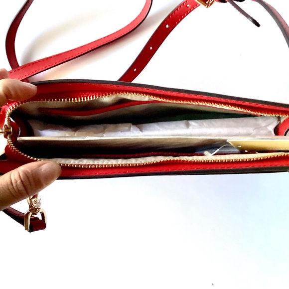 NEW AUTHENTIC Michael kors LG crossbody clutch - Picture 5 of 7